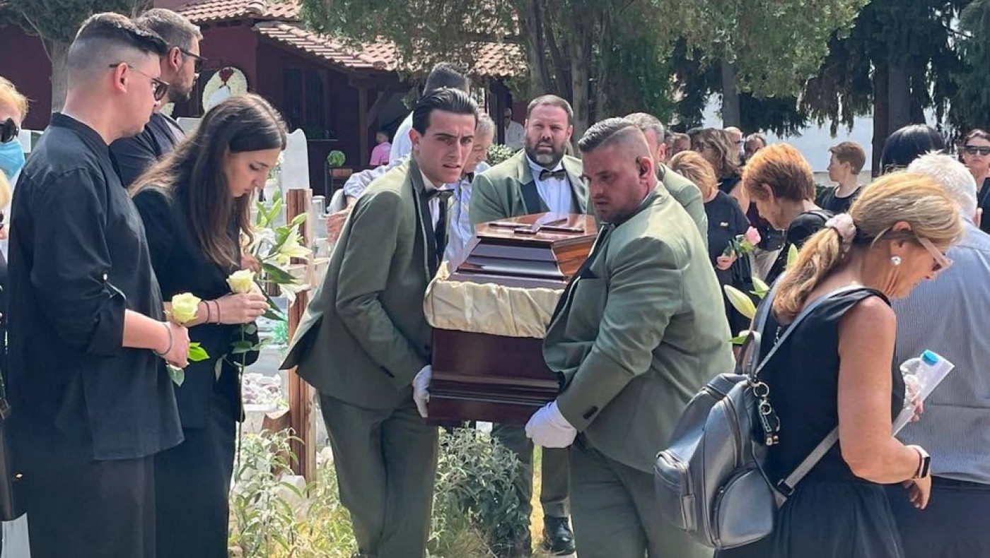 Σε κλίμα συγκίνησης το τελευταίο «αντίο» στον Χαράλαμπο Ανδρεάδη