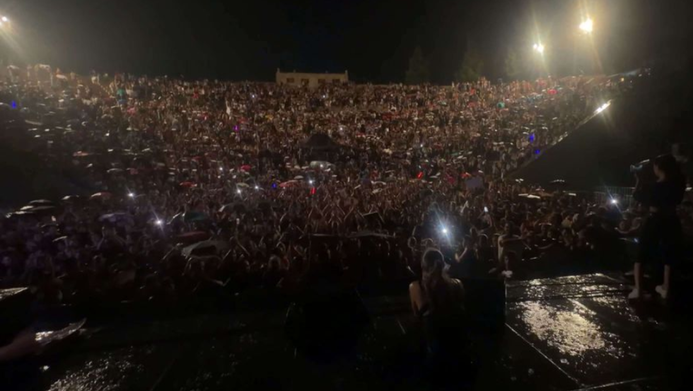 Ασταμάτητη και με βροχή η Κατερίνα Λιόλιου στη Θεσσαλονίκη