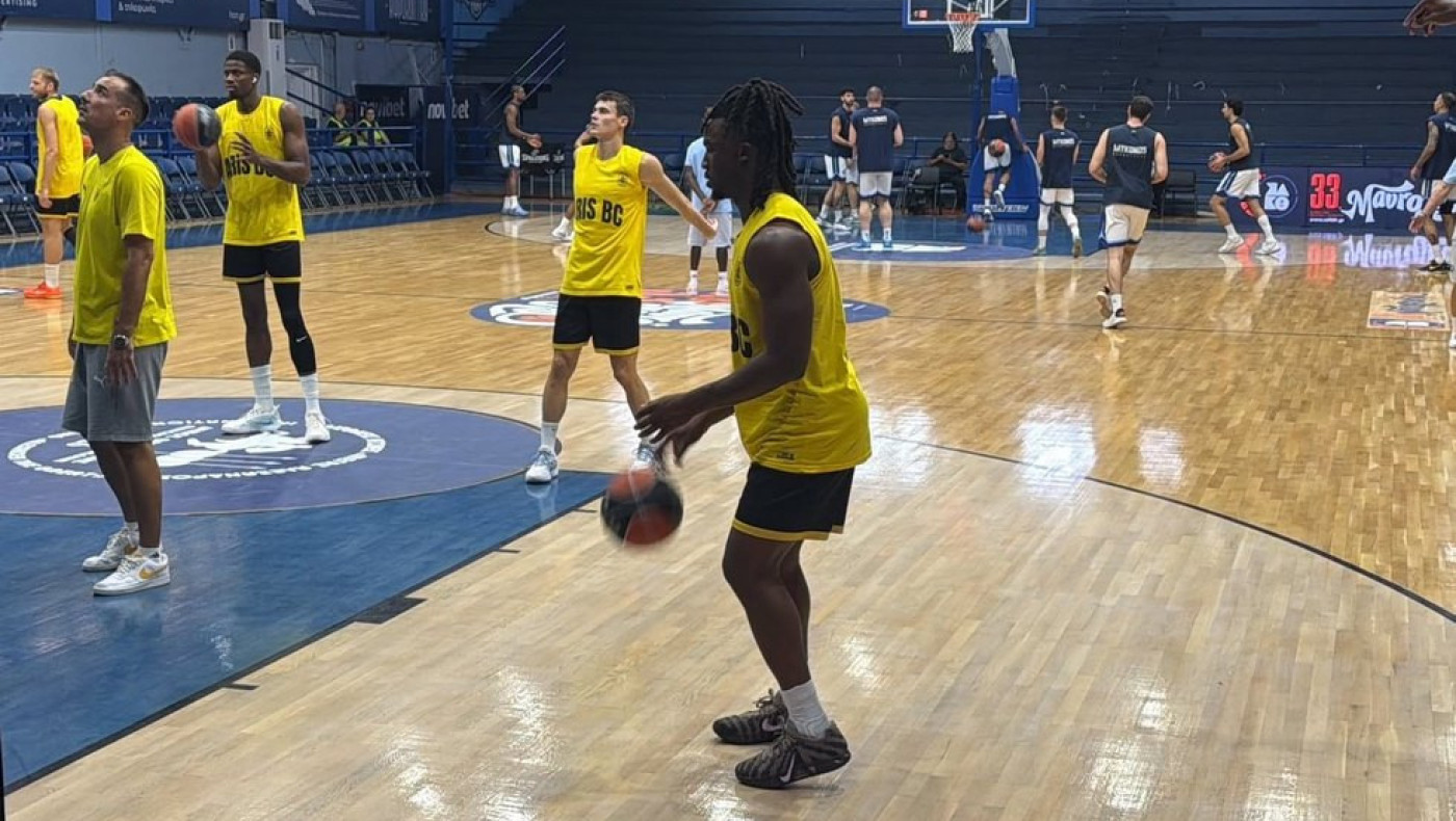 Με Μοκόκα και 13 παίκτες ο Άρης κόντρα στη Μύκονο