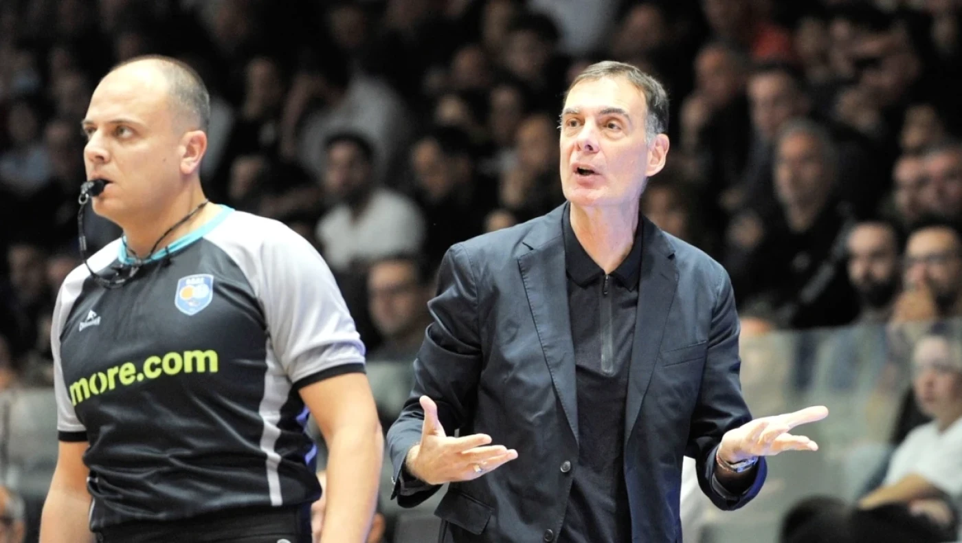 Η στιγμή που εκνεύρισε τον Γιώργο Μπαρτζώκα στη συνέντευξη Τύπου