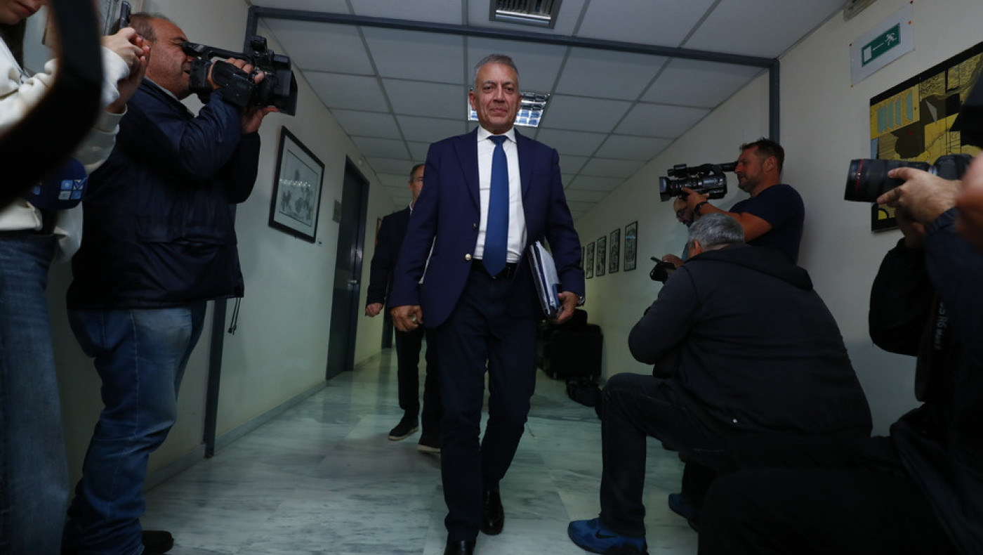 Ο Βρούτσης σύστησε άμεσα εκλογές στην ΕΟΚ