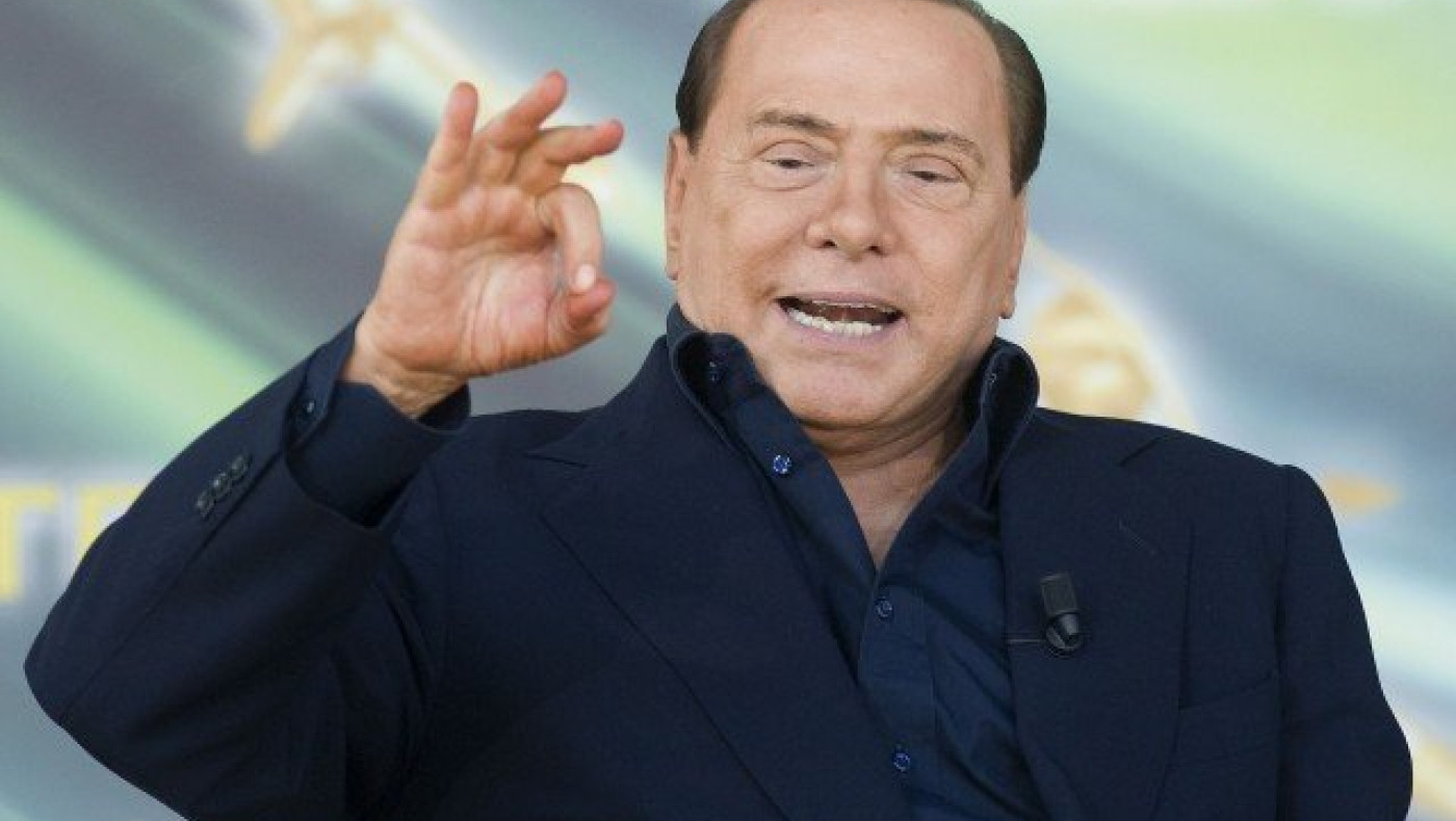 Μπερλουσκόνι: Δημοπρατεί ένα γεύμα με τον ίδιο για τους σεισμόπληκτους