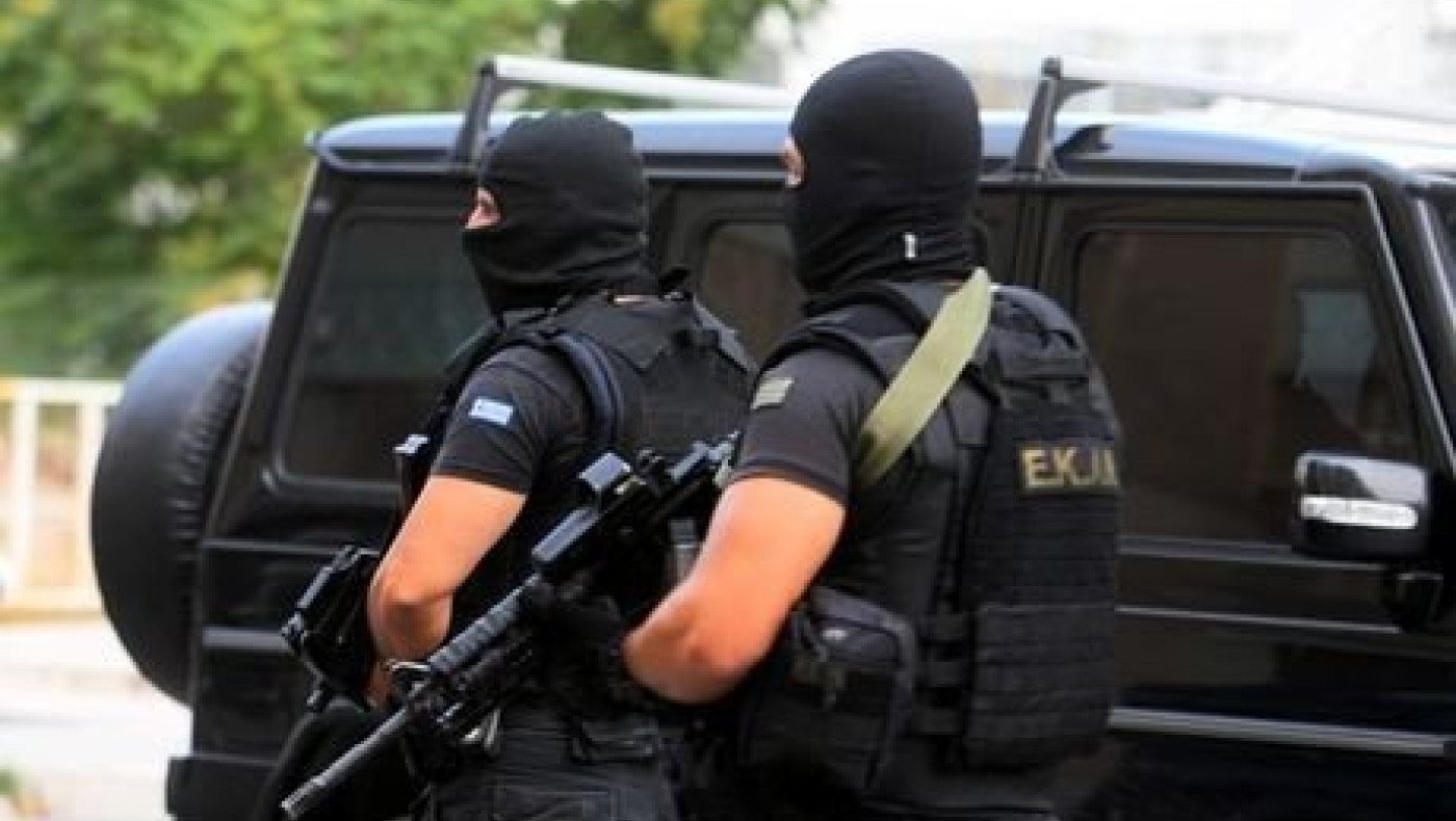 Έρευνες στο πατρικό του 31χρονου συλληφθέντα για τρομοκρατία