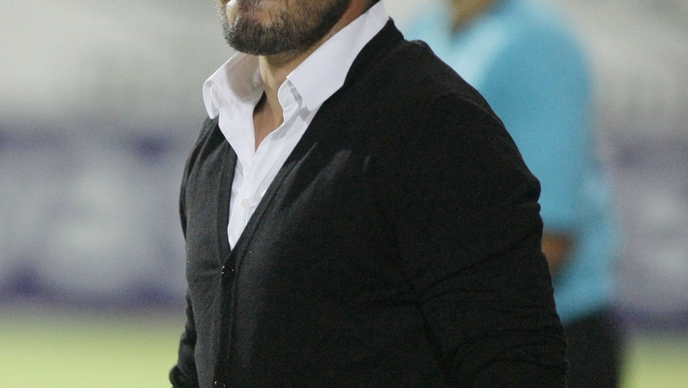 Μια ενδεκάδα εκτός