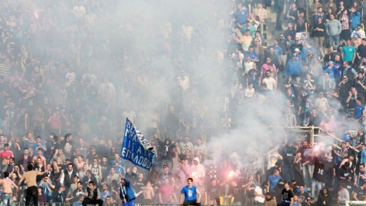 Ταυτοποιήθηκε ο οπαδός που έριξε φωτοβολίδα στο Ηρακλής-Παναθηναϊκός