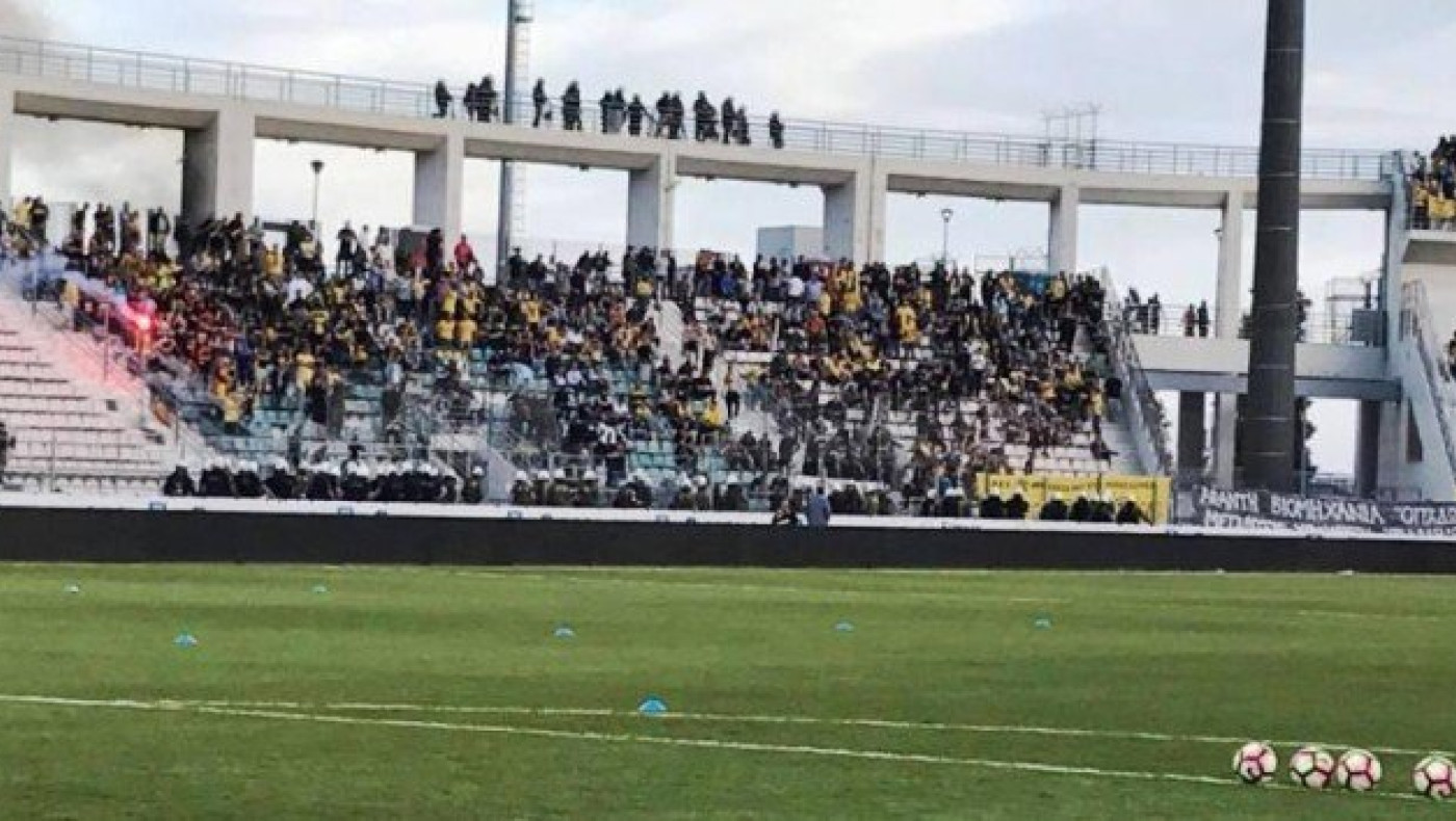 Αποχώρησαν από το γήπεδο  2.500        φίλοι    της ΑΕΚ