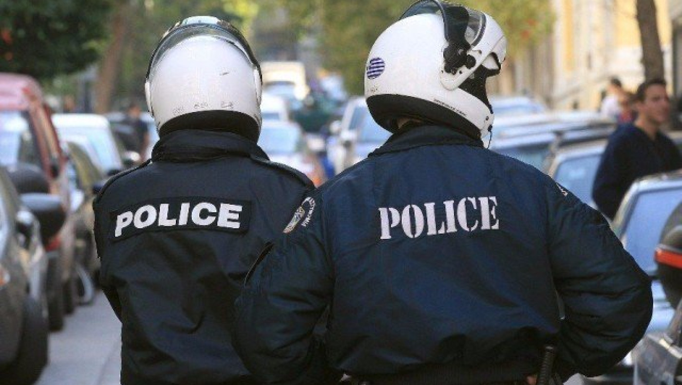 Θεσσαλονίκη: Ανήλικη... αγκάλιασε ηλικιωμένο & του έκλεψε 2.000 ευρώ