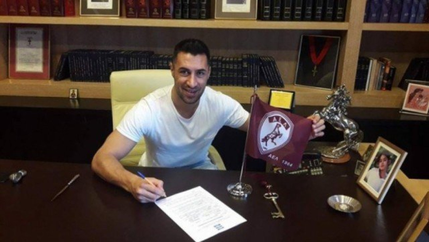 Υπέγραψε      στην      ΑΕΛ        ο          Περόνε