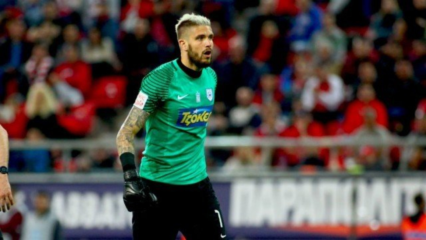 Στην αναμονή                           ο Πασχαλάκης