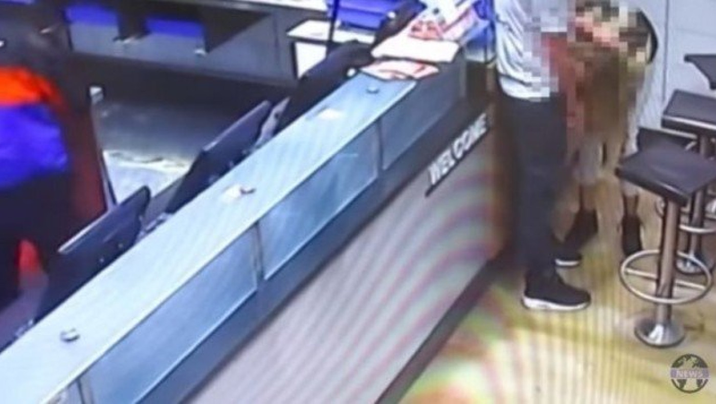 VIRAL: «Εβγαλαν τα μάτια τους» μέσα     σε    πιτσαρία (video)
