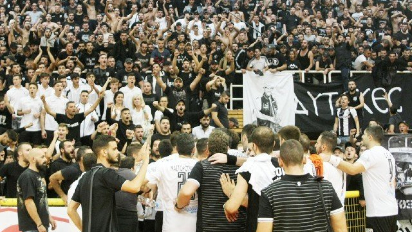 Το «ασπρόμαυρο» πάρτι στις κερκίδες του Ευόσμου (vids)