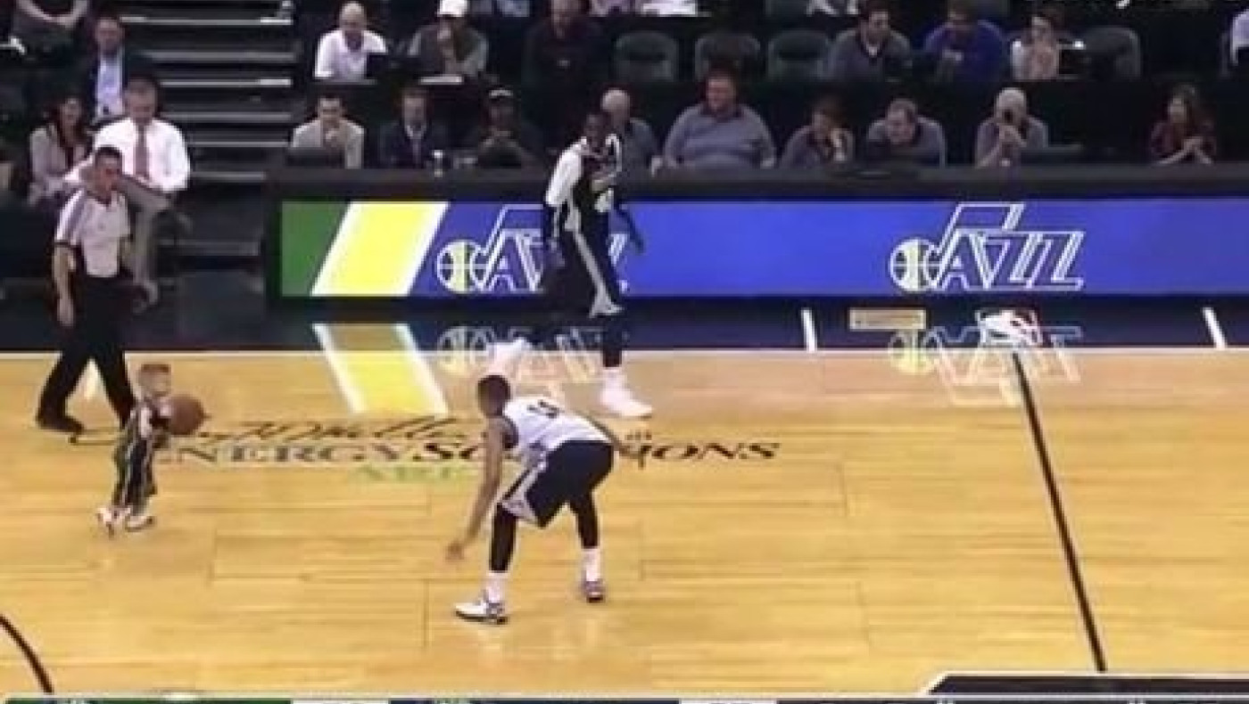 «Κάρφωσε» 5χρονος με λευχαιμία σε αγώνα NBA (VIDEO)