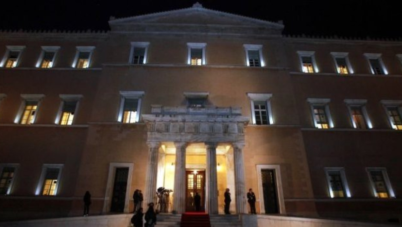 "Πόλεμος" στη Βουλή μεταξύ Κακλαμάνη - Καλαντζή για τα πόθεν έσχες