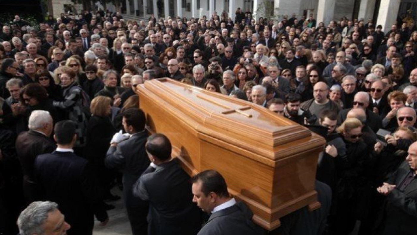 Μπέρδεψαν τα... φέρετρα σε κηδεία σε χωριό της Βοιωτίας!