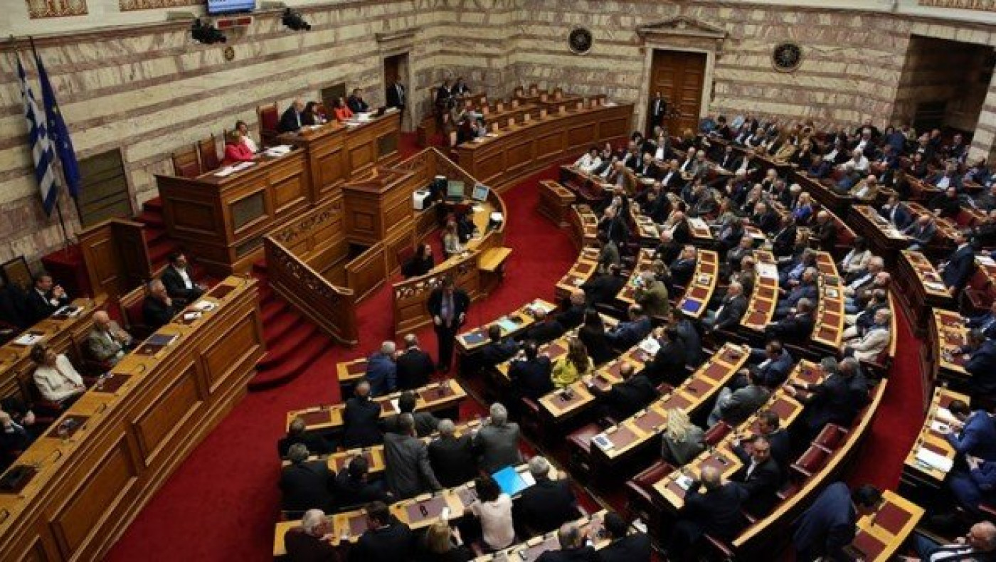 «Πέρασε» το πολυνομοσχέδιο με τα προαπαιτούμενα από τη Βουλή
