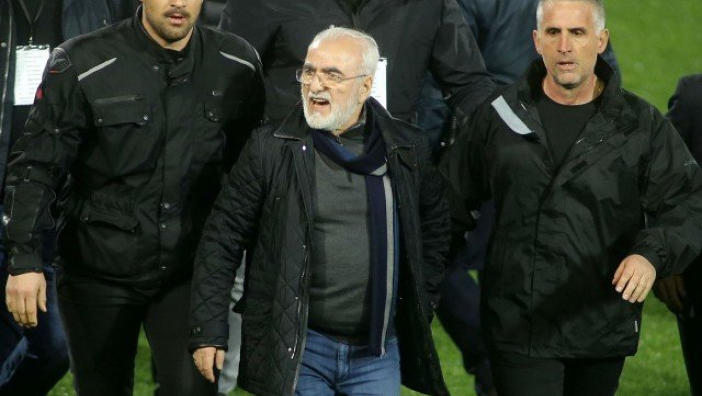 «Κανέναν    δεν    απείλησε   με το όπλο   ο Σαββίδης»