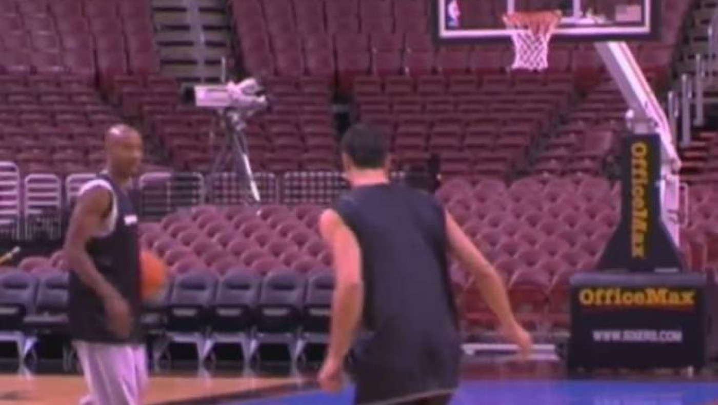 Σαν Αντόνιο Σπερς: Τα βάζει και με το πόδι ο Τζινόμπιλι (video) 