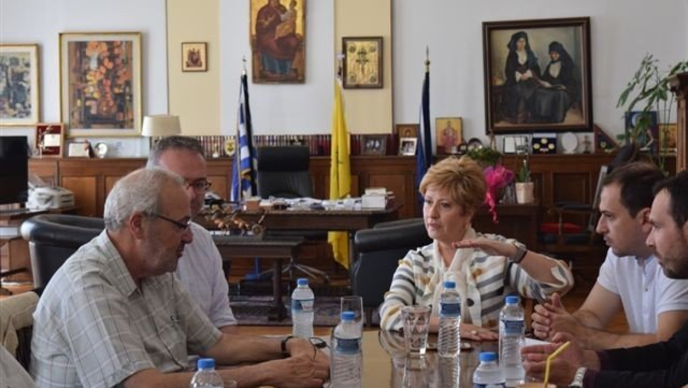 Ενημέρωση της Κόλλια-Τσαρουχά από τους υπεύθυνους της ΕΥΑΘ