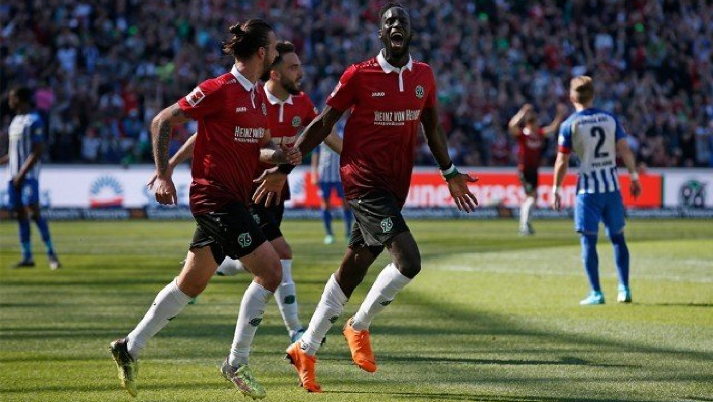 Σαλίφ Σανέ: Η αποθέωση, το  ευχαριστώ και τα δάκρυα (Pics+Vids)