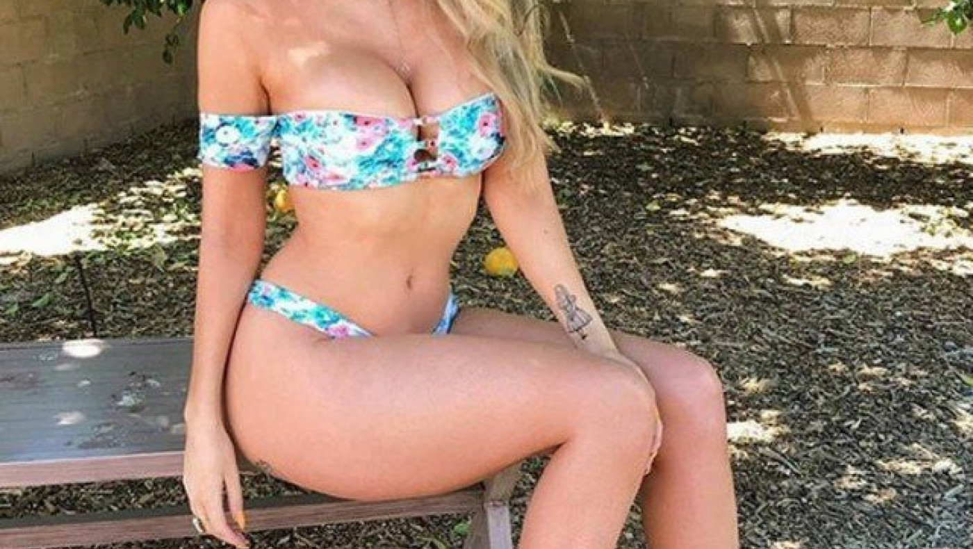 Η Emily Sears που        κολάζει τους       πάντες!