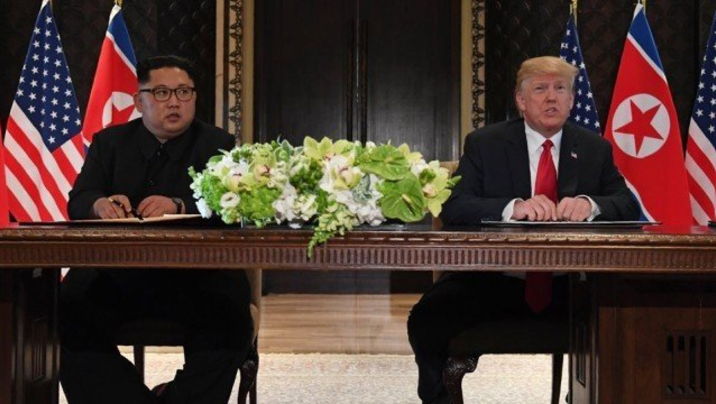 Ιστορική συνάντηση και συμφωνία Τραμπ-Κιμ Γιονγκ Ουν
