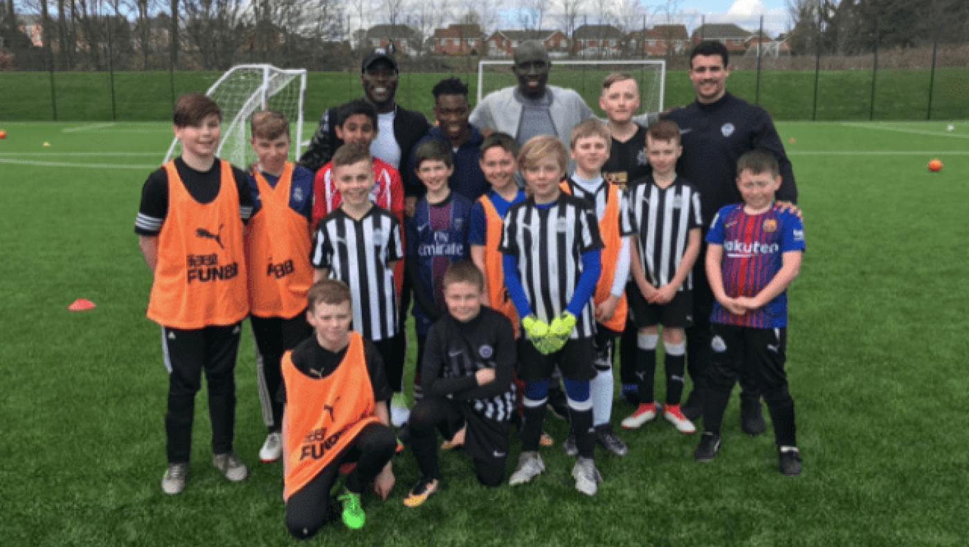 ΘΕΜΑ:           Ενας Ελληνας              στη Νιούκαστλ