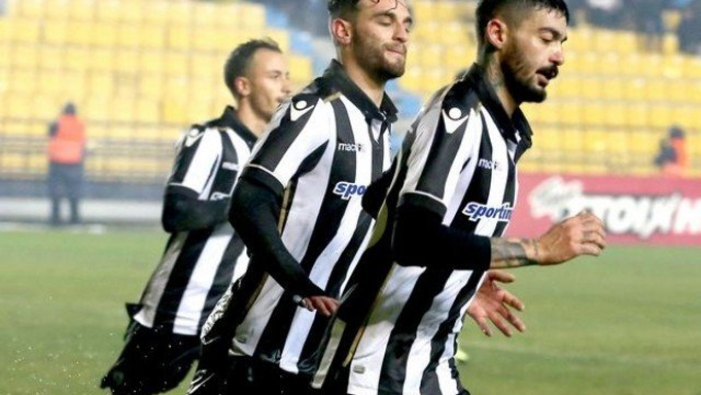 Ξαναέσμιξαν       Μυστακίδης και Κλάους         (pic)