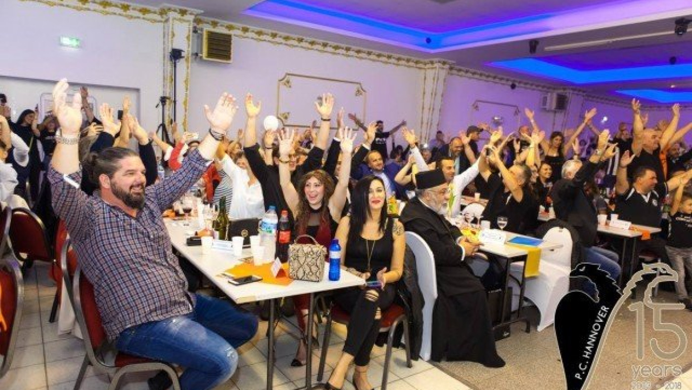 Η «ασπρόμαυρη» γιορτή                    στο Ανόβερο