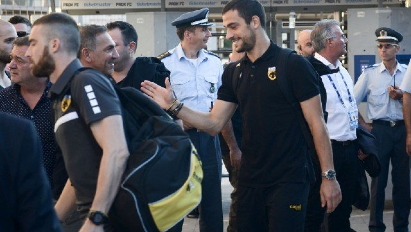Αυστηρά μέτρα ασφάλειας στην άφιξη της ΑΕΚ (video)