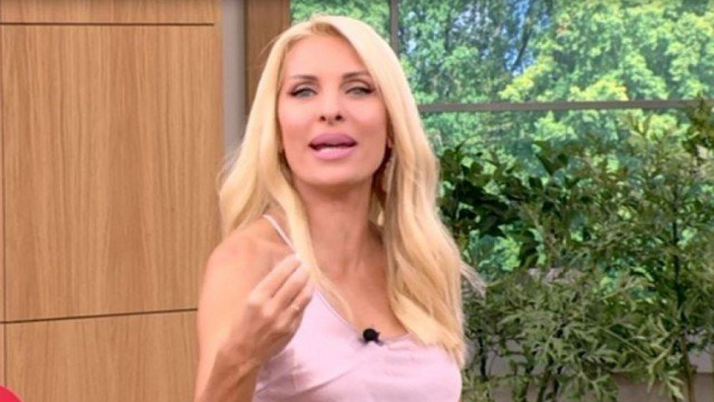 Η Μενεγάκη αποκάλυψε το διαχρονικό μυστικό της ομορφιά της! (BINTEO)