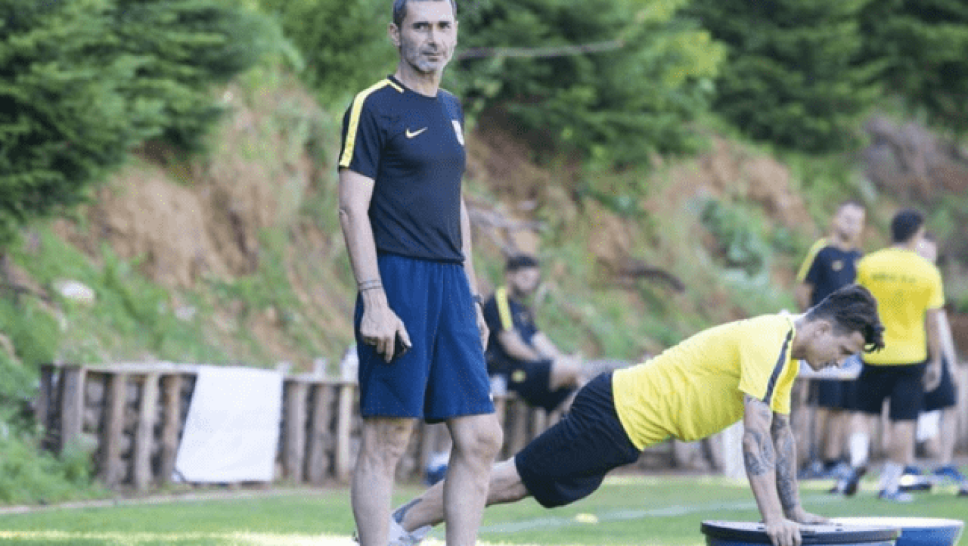 Τα μάτια του Ερέρα στο                        ΑΕΚ – Ολυμπιακός