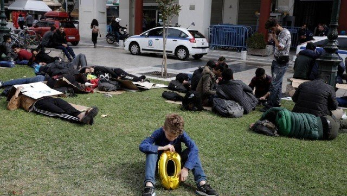 Για τέταρτη ημέρα οι πρόσφυγες στην Πλατεία Αριστοτέλους (ΒΙΝΤΕΟ)