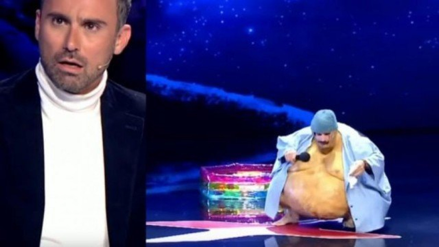 Ελλάδα έχεις ταλέντο: «Πάγωσαν» όλοι με τον άνθρωπο - κοτόπουλο