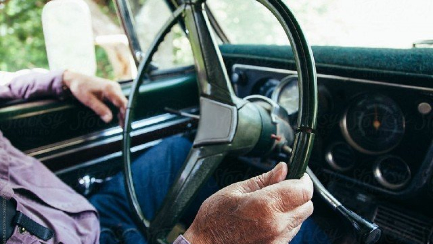 Χαράτσι 108 ευρώ σε ηλικιωμένους                               οδηγούς
