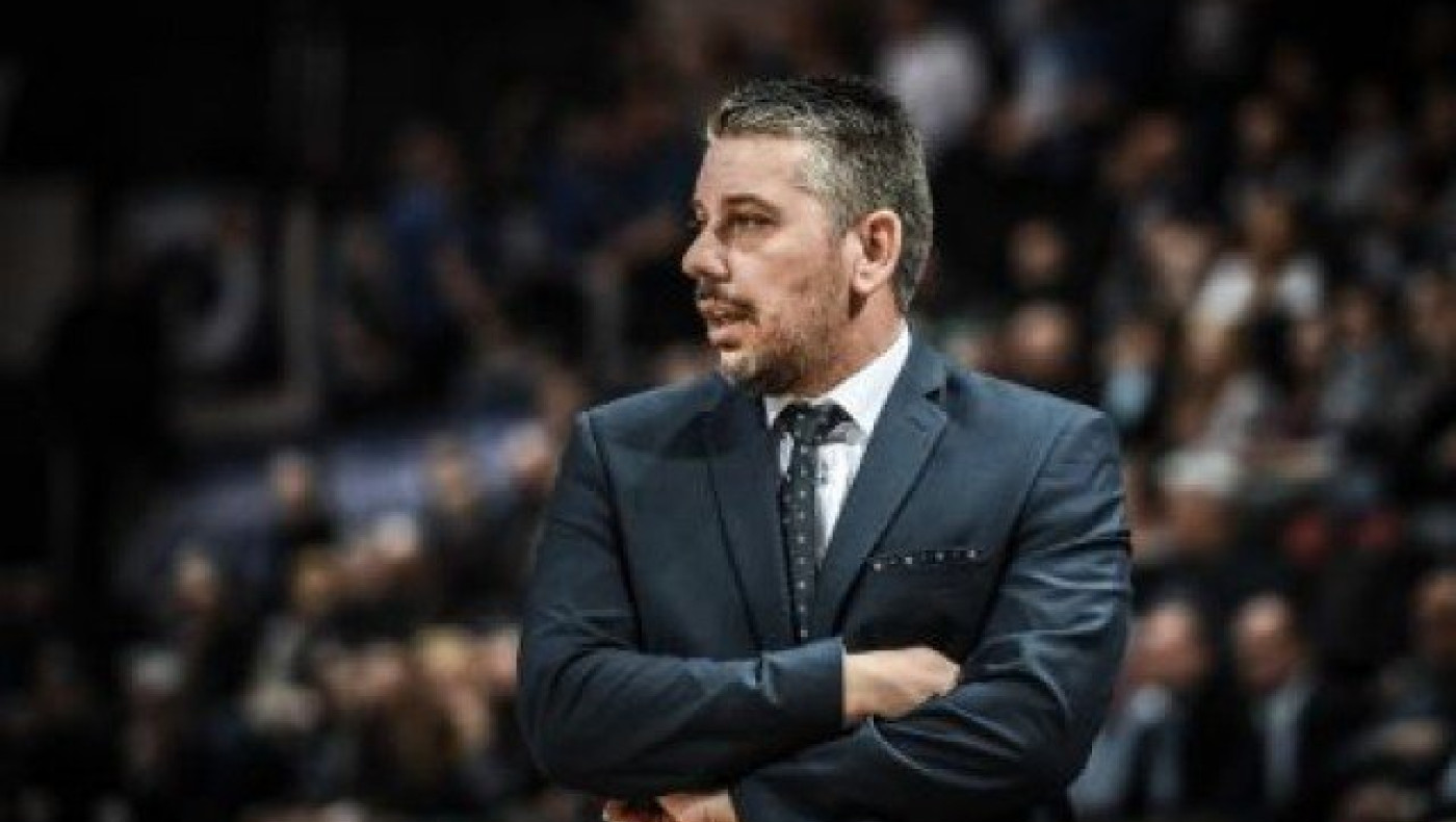 Παπαθεοδώρου: «Τρομάζει        ο τρόπος που παίζουν»