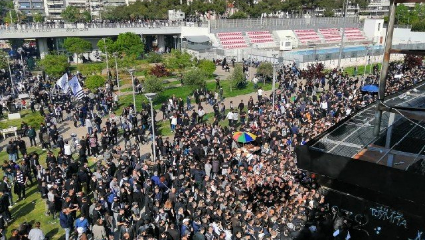 Ασπρόμαυρο πάρτι έξω από την Τούμπα για τους ΠΑΟΚτσήδες (vids)