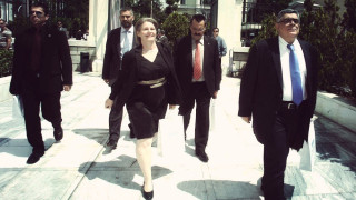 Σε κατ' οίκον περιορισμό η Ζαρούλια - ελεύθερος με εγγύηση ο Μπαρμπαρούσης