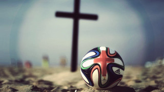 Μπάλες με κόκκινους σταυρούς στην Βραζιλία