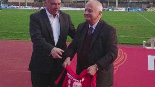 Η βράβευση του Νιφαδόπουλου (videos)