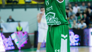 Στο προσκήνιο και ο Στιβ Μπαρτ
