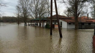 Και ο Στρατός Ξηράς στη μάχη με τις πλημμύρες στον Έβρο