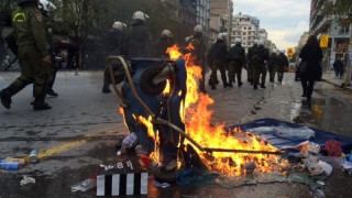 Βρέθηκε σφυρί στην τσάντα νεαρού που συνελήφθη στην πορεία της Θεσσαλονίκης