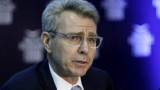 Με κατάγματα στο νοσοκομείο o Αμερικανός πρέσβης, Τζέφρι Πάιατ