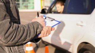 Δίπλωμα οδήγησης: Απλουστεύονται οι   διαδικασίες έκδοσης