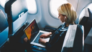 Απαγορεύτηκαν τα MacBook Pro                                σε πτήσεις