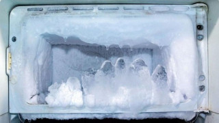 Έκρυβε στον καταψύκτη τη σορό του συζύγου της για να παίρνει σύνταξη