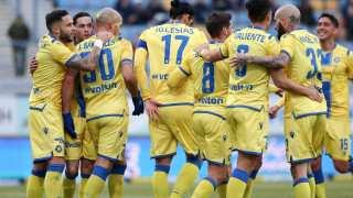 Ο Μπαράλες πήρε από το χέρι τον Αστέρα και του έδωσε βαθιά ανάσα!