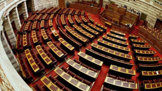 Θυροκολλήθηκε το προεδρικό διάταγμα της διάλυσης της Βουλής