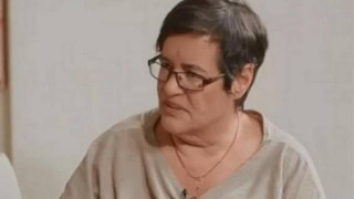 Ντέπυ Γκολεμά: Παρακμιακή η φωτογραφία που «λούζουν» τον Ρέμο με γαρύφαλλα