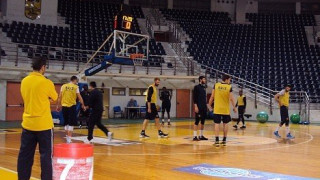 Χρστούγεννα στο παρκέ για τους παίκτες του Άρη